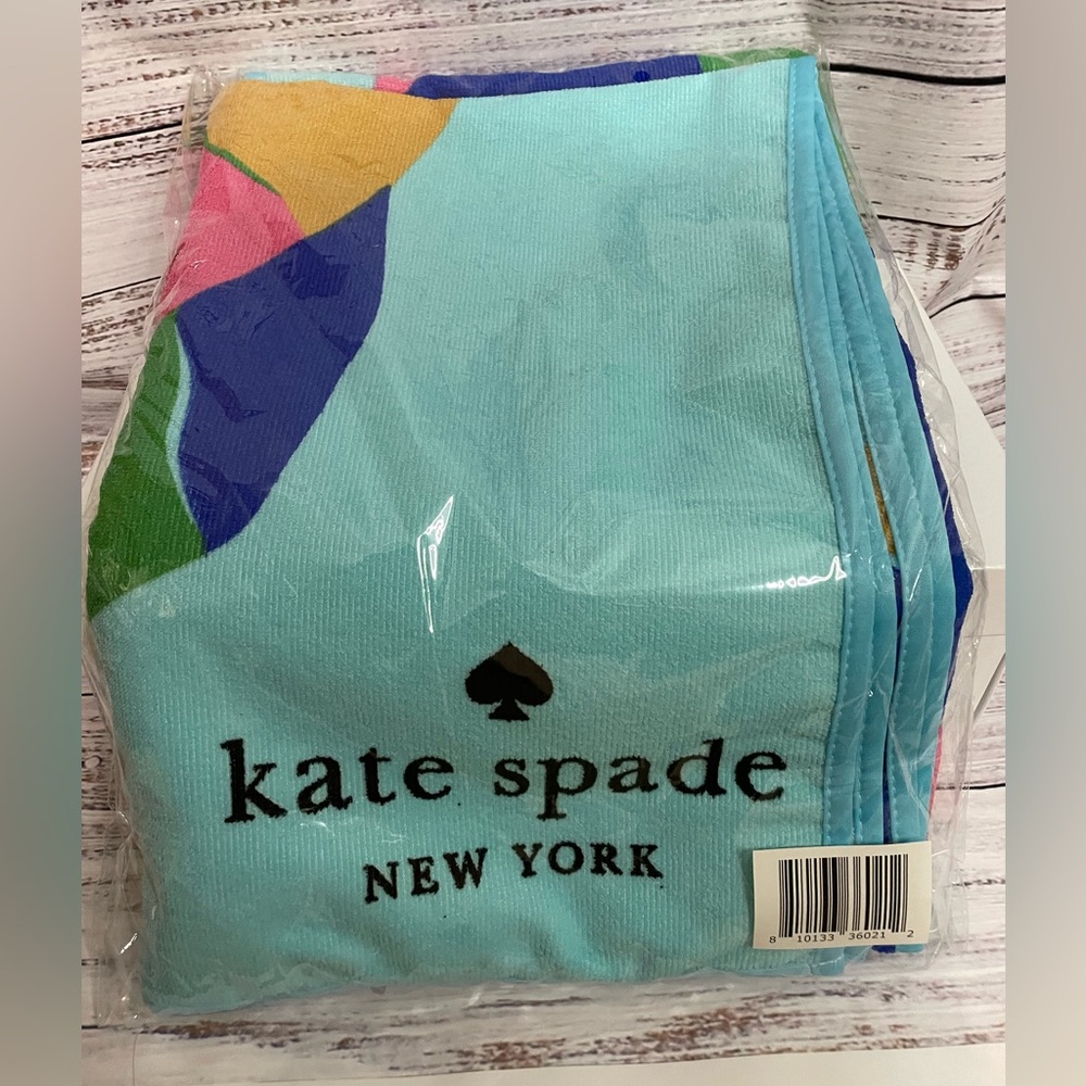 NWT Kate Spade Tropical Fish Beach Towel - Picture 4 of 4